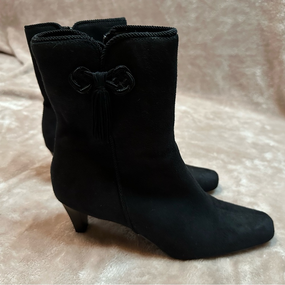 Boots size 7.5